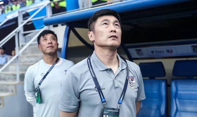包含南非球队将迎来历史性主场比赛，球员士气高涨的词条