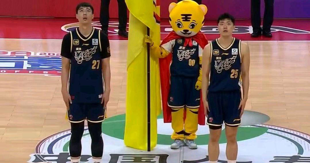 山西男篮突出领先，保持不败战绩