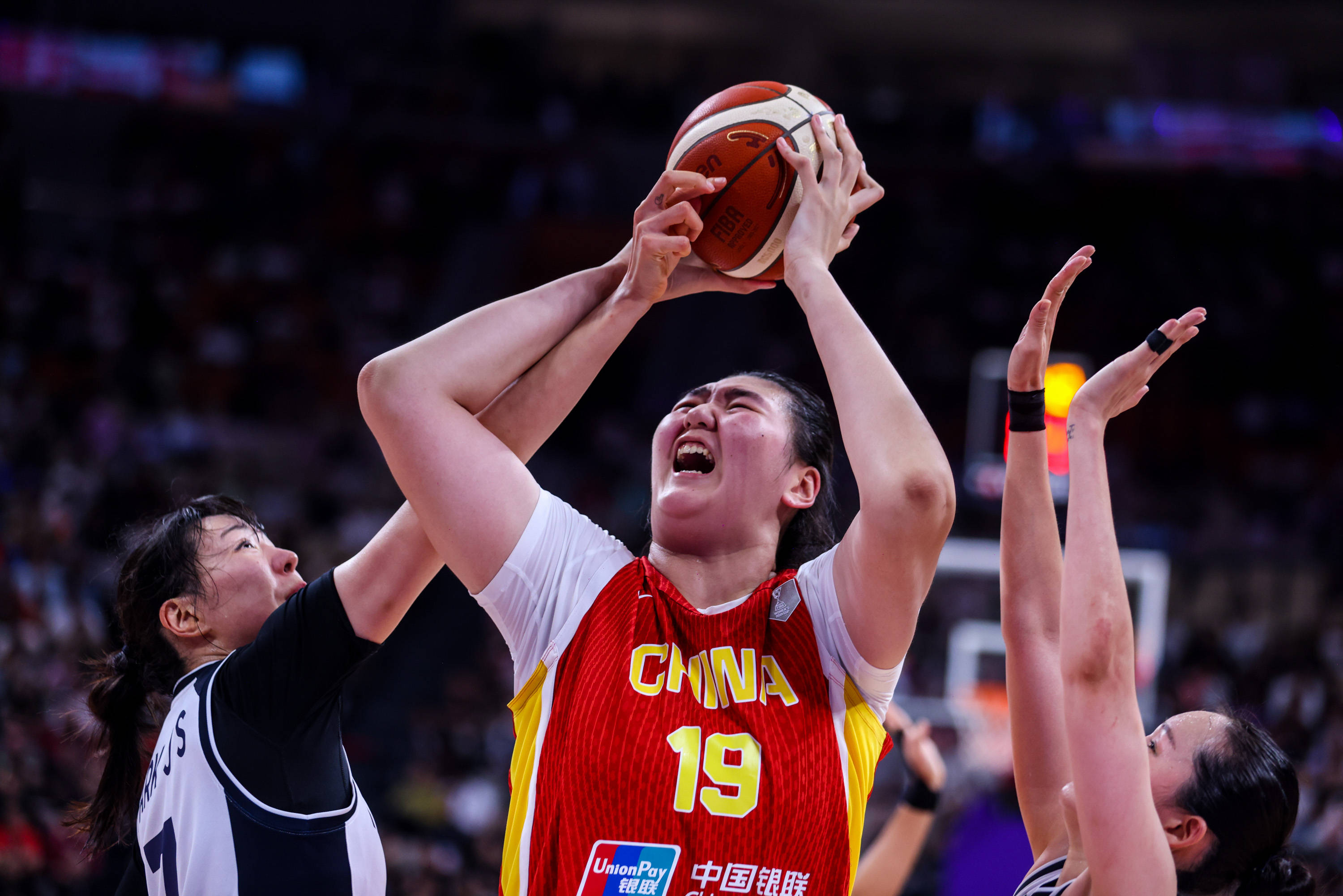 女篮亚洲杯-张子宇8中8韩旭18+12中国擒韩国2连胜的简单介绍