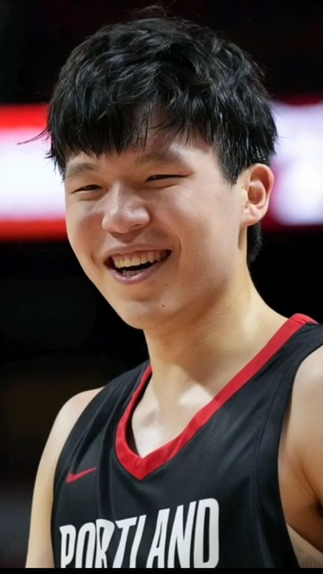 霍勒迪:杨瀚森表现像超级巨星备受关注是应得的