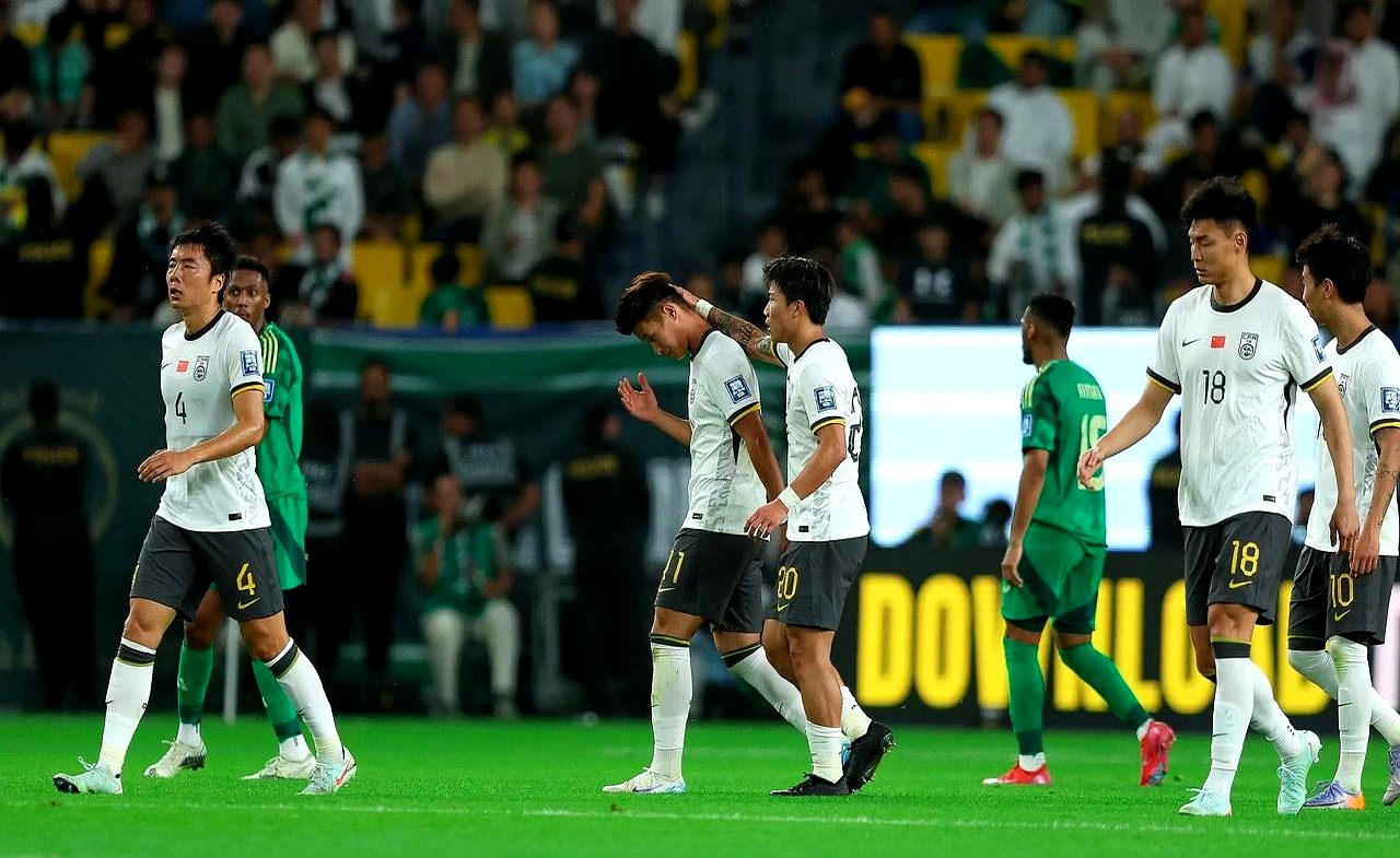 国足客场0-1沙特热议:伊万临场差到极致