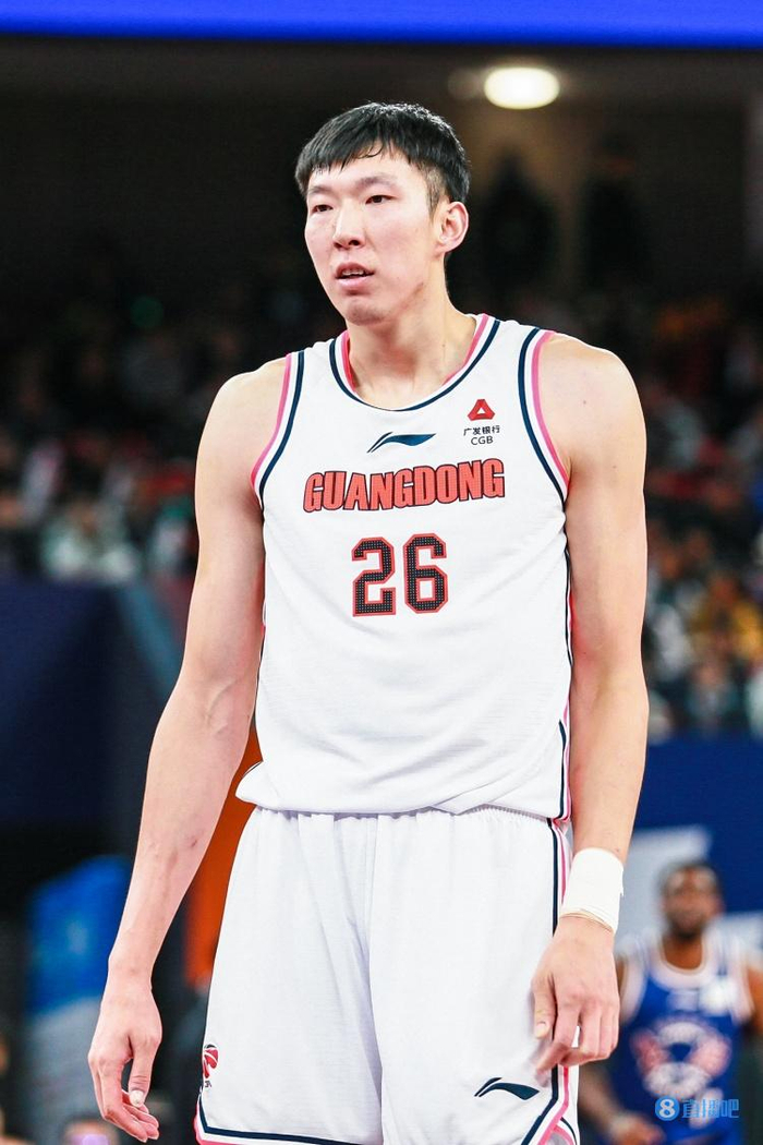 周琦18年亚运会个人集锦，对阵菲律宾砍下25分7盖帽的简单介绍
